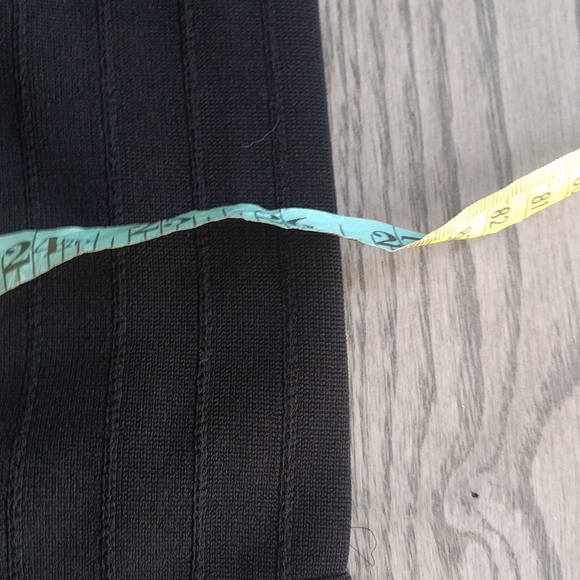 Guess beautiful black dress 🌼🎆🍀 - Picture 6 of 12